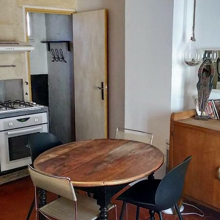 Le Nid Des Arenes Apartamento Arles Exterior foto
